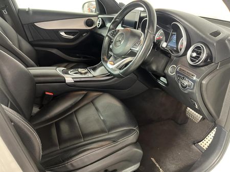 2016-Mercedes-Benz-GLC-250d_9