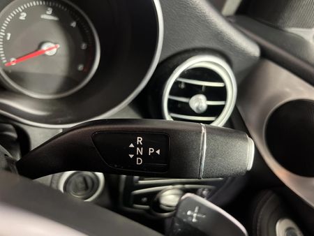 2016-Mercedes-Benz-GLC-250d_10