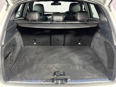 2016-Mercedes-Benz-GLC-250d_14