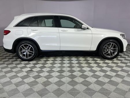 2016-Mercedes-Benz-GLC-250d_17