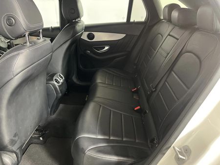 2016-Mercedes-Benz-GLC-250d_3