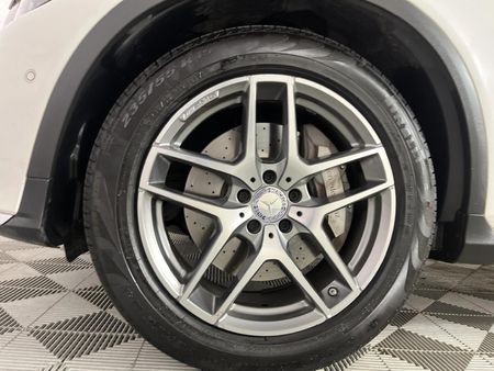 2016-Mercedes-Benz-GLC-250d_4
