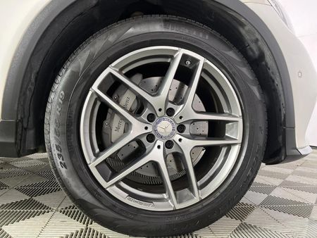 2016-Mercedes-Benz-GLC-250d_5