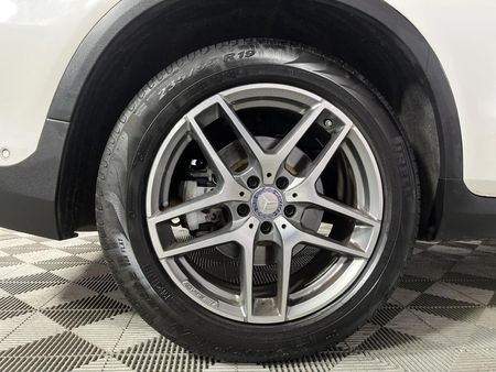 2016-Mercedes-Benz-GLC-250d_7