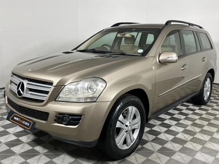 2009-Mercedes-Benz-GL-320-CDI_0
