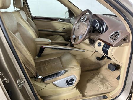 2009-Mercedes-Benz-GL-320-CDI_9