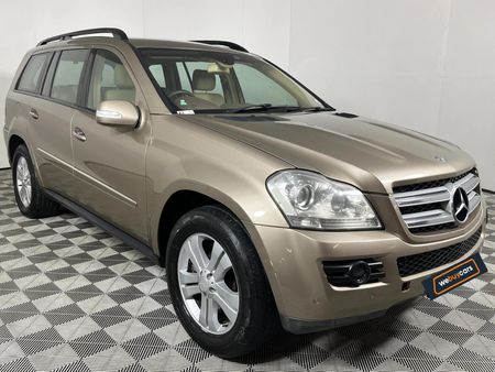 2009-Mercedes-Benz-GL-320-CDI_15