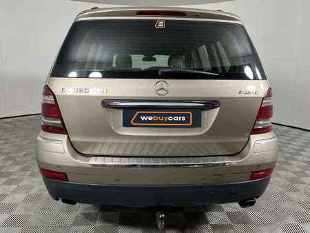 2009-Mercedes-Benz-GL-320-CDI_17
