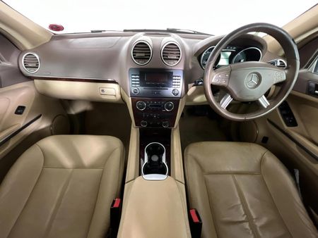 2009-Mercedes-Benz-GL-320-CDI_1