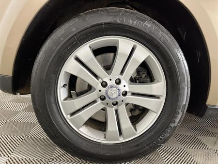 2009-Mercedes-Benz-GL-320-CDI_4