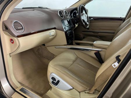 2009-Mercedes-Benz-GL-320-CDI_8