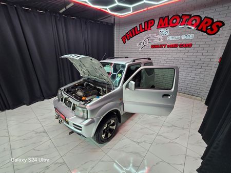 2011-Suzuki-Jimny-13_9