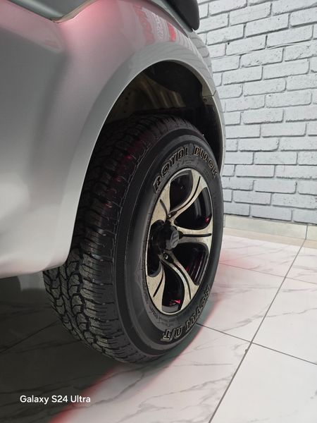 2011-Suzuki-Jimny-13_28
