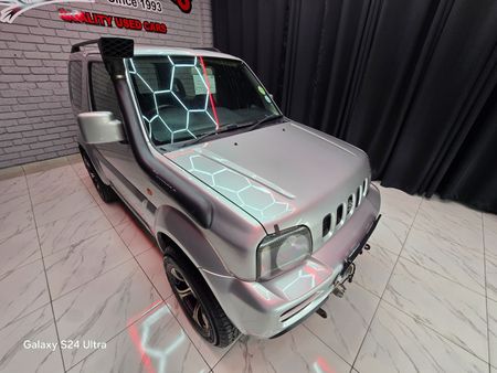 2011-Suzuki-Jimny-13_2