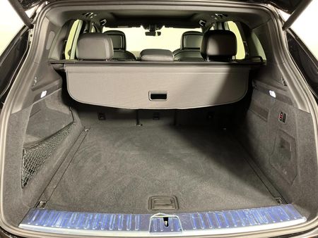 2022-Porsche-Cayenne-Platinum-Edition_13