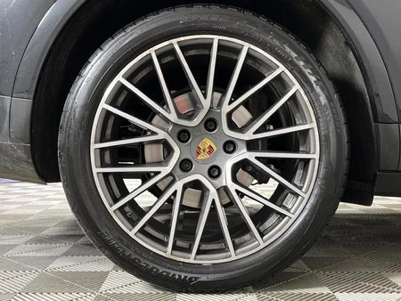 2022-Porsche-Cayenne-Platinum-Edition_7