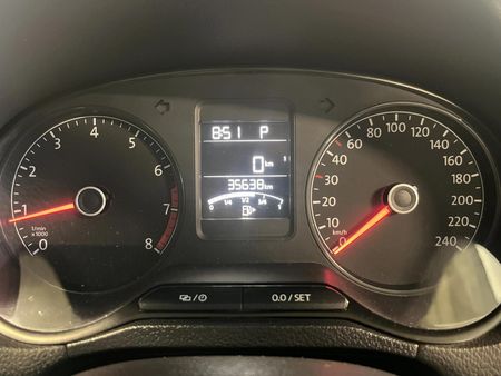 2017-Volkswagen-Polo-GP-16-Comfortline-Auto_2
