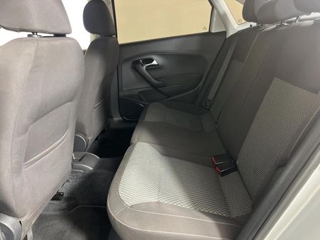 2017-Volkswagen-Polo-GP-16-Comfortline-Auto_3