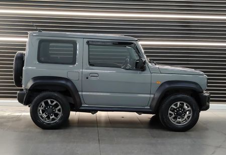 2022-Suzuki-Jimny-15-GLX-Auto_18