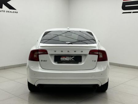 2015-Volvo-S60-T3-Excel-Auto_4