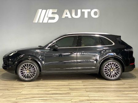 2022-Porsche-Cayenne-Auto_2