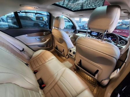 2015-Mercedes-Benz-C-Class-C-250-Bluetec-Avantgarde-Auto_11