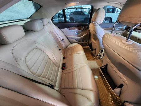 2015-Mercedes-Benz-C-Class-C-250-Bluetec-Avantgarde-Auto_12