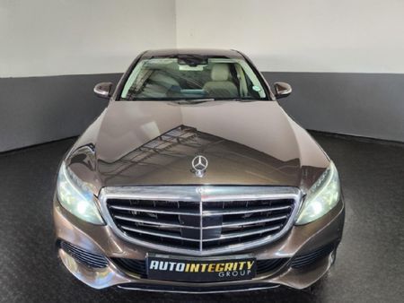 2015-Mercedes-Benz-C-Class-C-250-Bluetec-Avantgarde-Auto_1