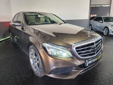 2015-Mercedes-Benz-C-Class-C-250-Bluetec-Avantgarde-Auto_2