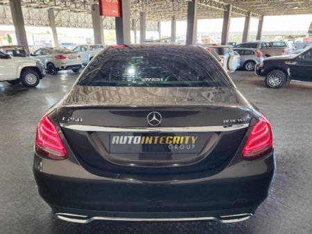 2015-Mercedes-Benz-C-Class-C-250-Bluetec-Avantgarde-Auto_5
