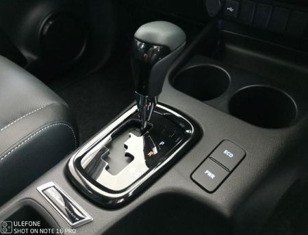 2025-Toyota-Hilux-28-GD-6-RB-Legend-55-Auto-Double-Cab_12
