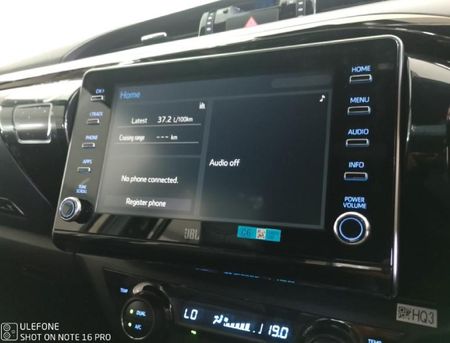 2025-Toyota-Hilux-28-GD-6-RB-Legend-55-Auto-Double-Cab_14