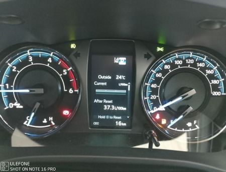 2025-Toyota-Hilux-28-GD-6-RB-Legend-55-Auto-Double-Cab_16
