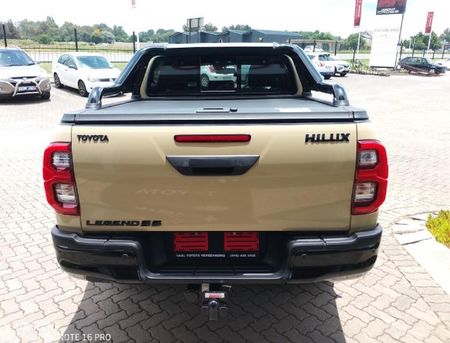 2025-Toyota-Hilux-28-GD-6-RB-Legend-55-Auto-Double-Cab_4