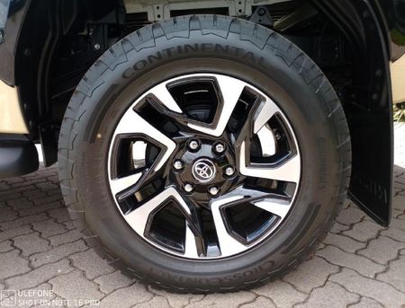 2025-Toyota-Hilux-28-GD-6-RB-Legend-55-Auto-Double-Cab_5