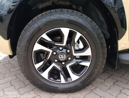 2025-Toyota-Hilux-28-GD-6-RB-Legend-55-Auto-Double-Cab_6