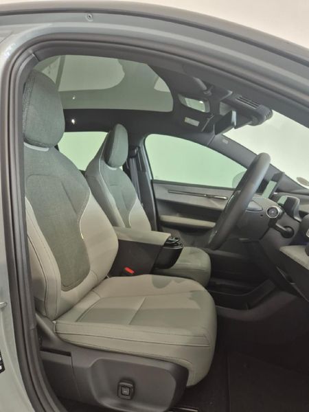 2026-Volvo-EX30-Cross-Country_9