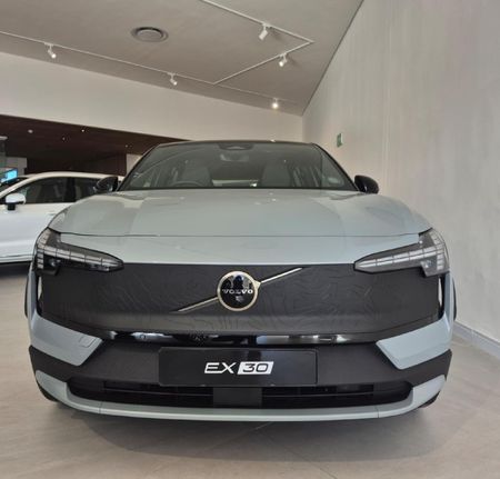2026-Volvo-EX30-Cross-Country_1