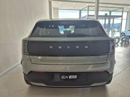2026-Volvo-EX30-Cross-Country_3