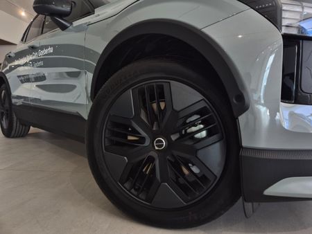 2026-Volvo-EX30-Cross-Country_4