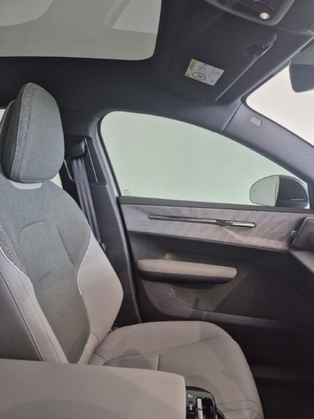2026-Volvo-EX30-Cross-Country_8