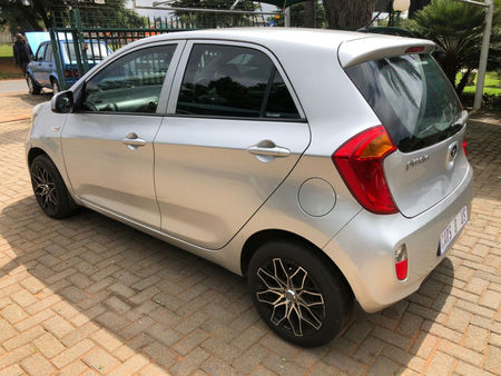 2014-Kia-Picanto-10-LX_10