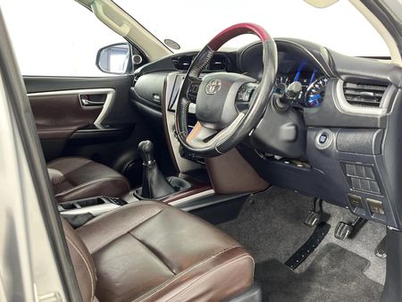 2017-Toyota-Fortuner-28-GD-6-Raised-Body_9