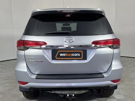 2017-Toyota-Fortuner-28-GD-6-Raised-Body_17
