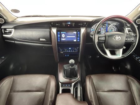 2017-Toyota-Fortuner-28-GD-6-Raised-Body_1