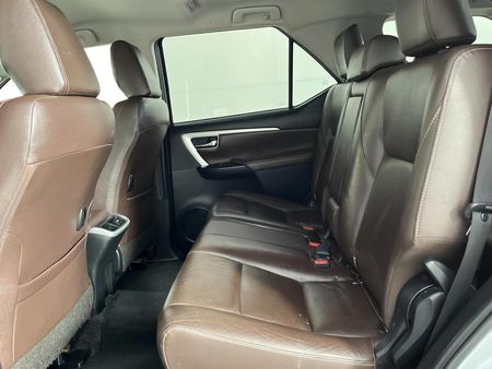 2017-Toyota-Fortuner-28-GD-6-Raised-Body_3