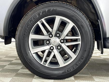 2017-Toyota-Fortuner-28-GD-6-Raised-Body_4