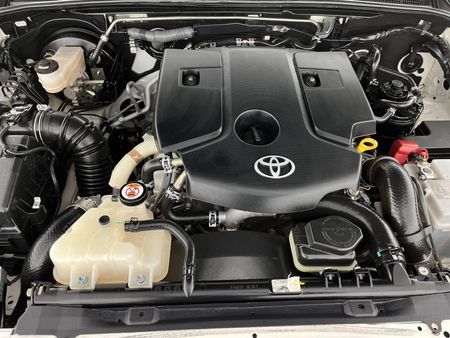 2022-Toyota-Fortuner-28-GD-6-4x4-Auto_13