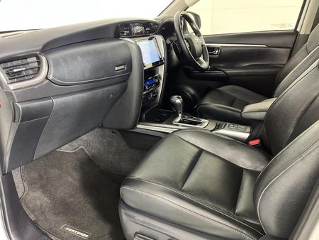 2022-Toyota-Fortuner-28-GD-6-4x4-Auto_8