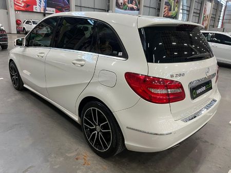 2013-Mercedes-Benz-B-Class-B-200-BE-Auto_4